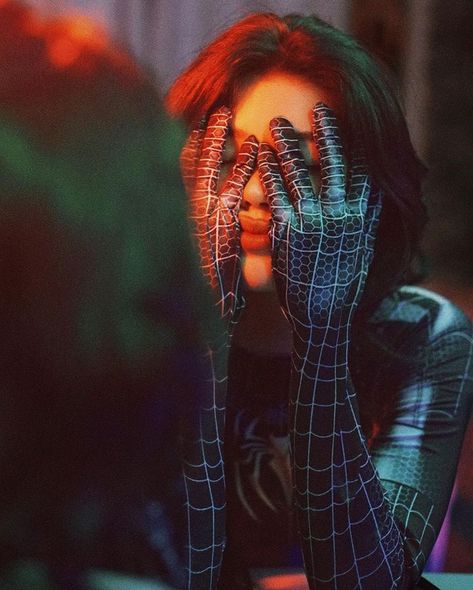 Spidergirl Aesthetic, Kaver Post, Spiderverse Dr, Symbiote Spiderman, Marvel Oc, Winter Outfits Snow, Supergirl Cosplay, Seluar Ketat, Asian Cosplay