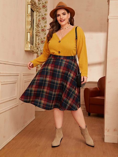 Plus Tartan Tweed Flare Skirt | SHEIN USA Plus Size 70s Fashion, Plus Size Vintage Fashion, Elegante Y Chic, Chubby Fashion, Look Plus Size, 70s Outfits, Poses References, 70s Inspired, Curvy Girl Outfits