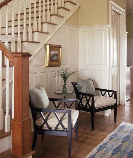 15 Modern Entryway Decorating Ideas for Universal Appeal- some drapes in here that I like Foyer Seating, Entryway Decorating, Foyer Ideas Entryway, Foyer Furniture, Top Of Stairs, Bright Lighting, Light Room, Modern Entryway, Stair Case