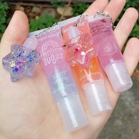 Lip Gloss With Charms, Makeup Kit For Kids, Lip Oil, Makeup Kit, Star Charms, Voss Bottle, Princess Dress, Wedding Stuff, Lip Gloss