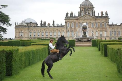 Manor Estate, Castle Howard, Country Manor, Famous Castles, Luxurious Lifestyle, Chateau France, Great House, Stately Home, Old Money Aesthetic