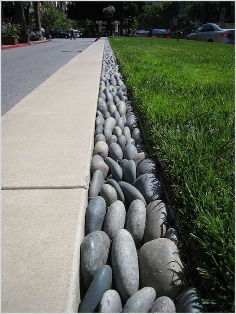 9using rain gutters; fill with rocks & use as a border Driveway Edging, Stone Edging, River Rock Landscaping, Hardscape Design, Jardim Diy, Desain Lanskap, Lawn Edging, Landscape Edging, Rain Garden