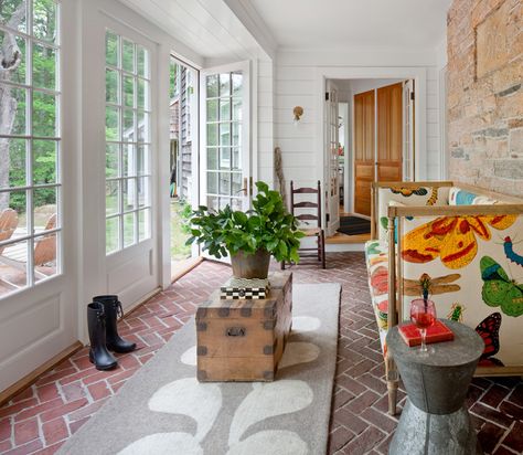 private residence, Exeter RI - Gale Goff Architect + Kate Jackson Interior Design Red Brick Floor, Farmhouse Sunroom Ideas, Shabby Chic Outdoor Decor, Farmhouse Sunroom, Sunroom Decor, Shabby Chic Porch, Brick Floor, Sunroom Furniture, Best Farmhouse