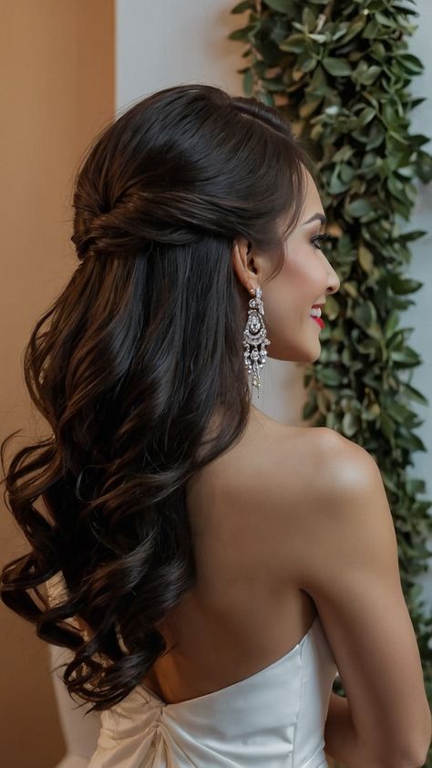 Find the most elegant bridal hairstyles for long hair with this unique collection of up and down Indian easy elegant wedding veil crown Pakistani black braid style ideas and boho inspiration Discover the perfect 'do for your big day Long Hair Updo Wedding, Black Bridesmaid Hairstyles, Bridal Hair Updo With Veil, Black Bridesmaids Hairstyles, Romantic Braid, Chic Ponytail, Black Ponytail, Bangs Straight, Black Bridesmaid