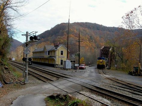 Towns In West Virginia, Midwest Emo, Old Train Station, New River Gorge, Fayette County, American Gothic, Old Train, New River, Haunted Places