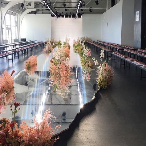 Aisle Inspiration, Fashion Show Design, Catwalk Design, Flower Installation, Event Inspiration, Deco Floral, Co Design, Insta Stories, Floral Display