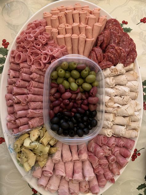 Cold Plates Ideas Food, Cold Plate Ideas, Kanape Ideas, Cold Meat Platter Ideas, Cold Cut Platter Ideas, Cold Cut Platter, Luncheon Recipes, Deli Platters, Cold Plate