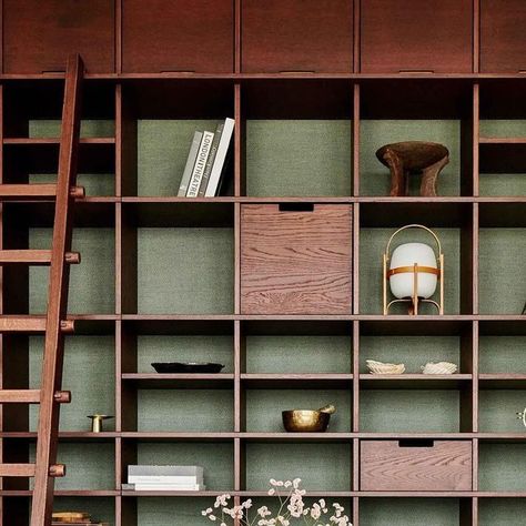 Liliana Trinca on Instagram Living Room Japanese Style, Contemporary Home Office, The World Of Interiors, Vogue Living, Wallpaper Magazine, Pierre Jeanneret, Living Room Cabinets, World Of Interiors, Mini House