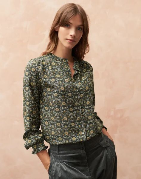 Smocked Shirt, Spring Florals, Blouse Models, Liberty Print, Green Shirt, Silk Crepe, Printed Blouse, Types Of Collars, Pure Silk