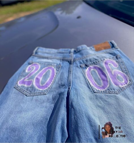 Senior Pants Design Ideas, Hoco Painted Shorts, Zodiac Sign Pants Photoshoot, Painted Zodiac Jeans, Painted Birthday Pants, Spirit Jeans Homecoming Freshman, Zodiac Jeans Photoshoot, Birthday Jeans Painted, Senior Jeans Painted 2023 Pink