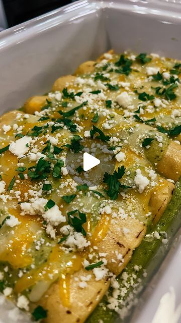 Erin O'Brien on Instagram: "NANA’S GREEN ENCHILADAS 😋🫑🥬 These are SO DELICIOUS! My grandma owned a Mexican restaurant in La Jolla back in the 70’s and shared her recipe with my mom and I. We all had so much fun making these and hope you try them out! The sauce is silky, smooth, and so delicious. They’re one of my favorite dishes ever, hope you enjoy 💗

Recipe yields approximately 18 enchiladas - any leftover green sauce is GREAT on eggs the next morning! 🍳
6-8 large tomatillos 
2 California chiles (seeds and stems removed) 
4 romaine lettuce leaves 
3 stems green onions (white base of green onions removed) 
1/3 bushel cilantro 
8 oz. sour cream 
1 tbsp. butter 
1 cup chicken broth (or bouillon and water) 
Roasted chicken shredded 
Monterey Jack/cheddar cheese (freshly grated!!!)
Pinch Green Enchiladas, Chicken Shredded, Green Sauce, Lettuce Leaves, Monterey Jack, Romaine Lettuce, The Sauce, Mexican Restaurant, Roasted Chicken