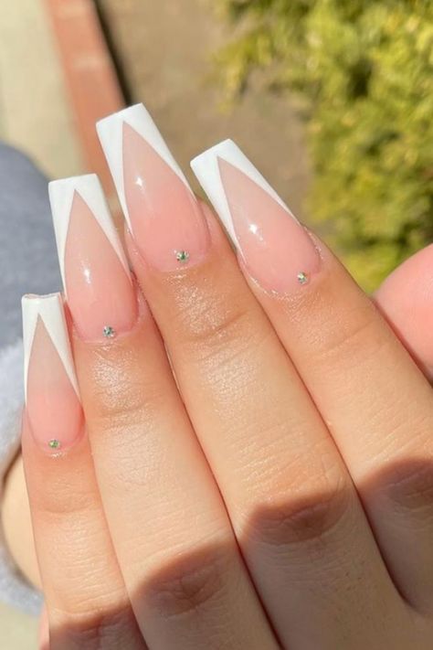 Short Coffin Nails Designs, White Coffin Nails, Graduation Nails, Formal Nails, Short Coffin, Short Coffin Nails, White Acrylic Nails, Coffin Shape, Nails White