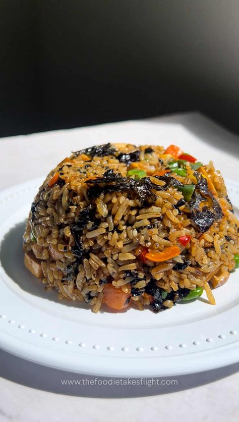 Cooking Fried Rice, Basil Fried Rice, Seaweed Snacks, Baked Tofu, Chili Garlic Sauce, Vegan Kitchen, Minced Meat, All Recipes, Fried Rice Recipe