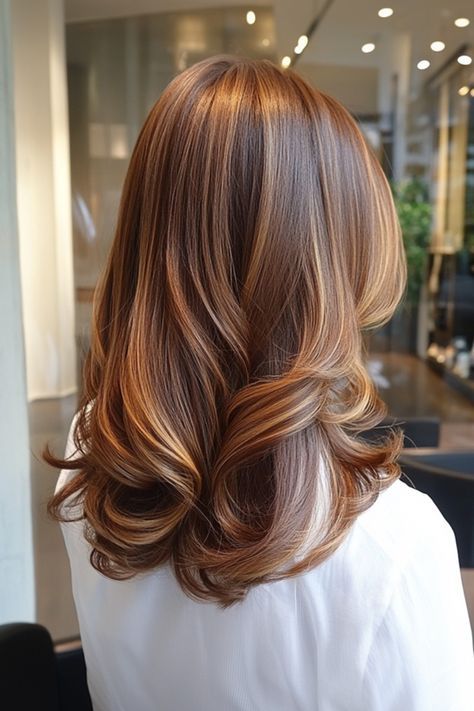 Explore the hottest dark caramel balayage styles of 2024 for a chic and stunning new look. Dive into top trends today! #CaramelBalayage2024 #SubtleBalayage #DarkHairGoals #FallBalayage #DimensionalHair #NaturalBalayage #BrunetteInspo #WarmHairTones #BalayageLovers #CaramelHighlights Soft Auburn Hair, Dark Caramel Balayage, Caramel Highlights On Brown Hair, Auburn Hair With Highlights, Balayage Styles, Fall Balayage, Highlights On Brown Hair, Balayage Ideas, Brown Hair With Caramel Highlights