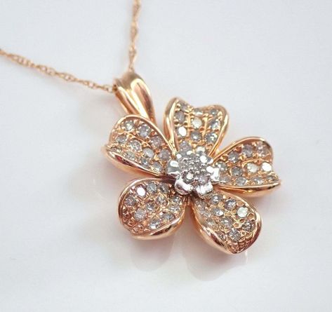 Flower Shape Diamond Necklace / Delicate Silver Flower Pendant - Etsy Diamond Flower Pendant, Color Stones, Flower Pendant Necklace, Cluster Pendant, Rose Yellow, Diamond Flower, Fine Jewellery Necklace, Silver Flowers, Lab Created Diamonds