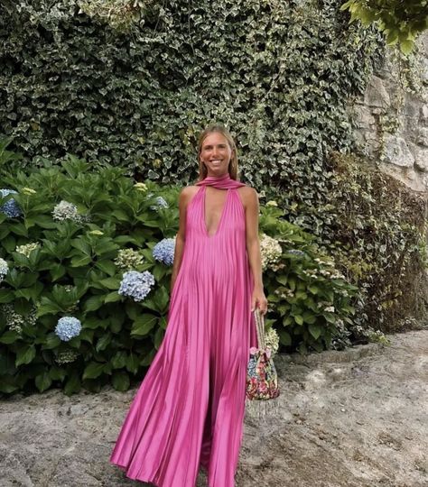 Bright Pink Wedding, Party Dress Codes, Wedding Guest Outfit Fall, Dress Code Wedding, Bold Dresses, Maid Of Honour Dresses, Guest Attire, Wedding Attire Guest, Darling Dress