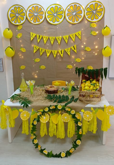 Lemonade Activity For Kids, Lemonade Decorations, Lemonade Party Decorations, Lemonade Decor, Lemon Crafts, Orange Baby Shower, Lemonade Party, Kindergarden Activities, Christmas Crafts For Kids To Make