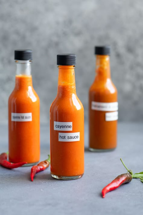 Easy Homemade Hot Sauce Homemade Hot Sauce Recipe, Fresno Peppers, Hot Sauce Recipe, Chili Pepper Recipes, Mayo Salad, Homemade Hot Sauce, Louisiana Hot Sauce, Reheat Chicken, Habanero Hot Sauce