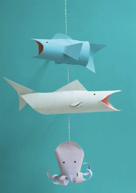 Recycled Sea Creatures, Recycled Sea Creature Crafts, Craft Sea Animals, Sea Animals Craft, Cardboard Fish, Cool Easy Crafts, Sea Creatures Crafts, Sea Animal Crafts, Craft Cardboard