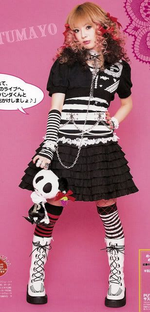 Punk Lolita I like the fishnet over the stocking and the texture on the skirt Dark Harajuku Fashion, Casual Vkei, Misa Fashion, Scene Clothes, Estilo Harajuku, Harajuku Punk, Kei Fashion, Dark Angels, Moda Punk