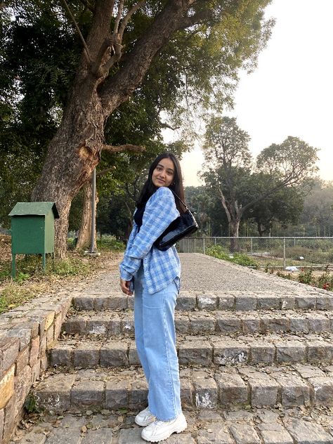 Poses In Wide Leg Jeans, Wide Length Jeans, Jeans Poses, All Blue Outfit, Wide Leg Jeans Outfits, Casual Ootd, Casual College Outfits, Poses Instagram, Indian Dresses Traditional