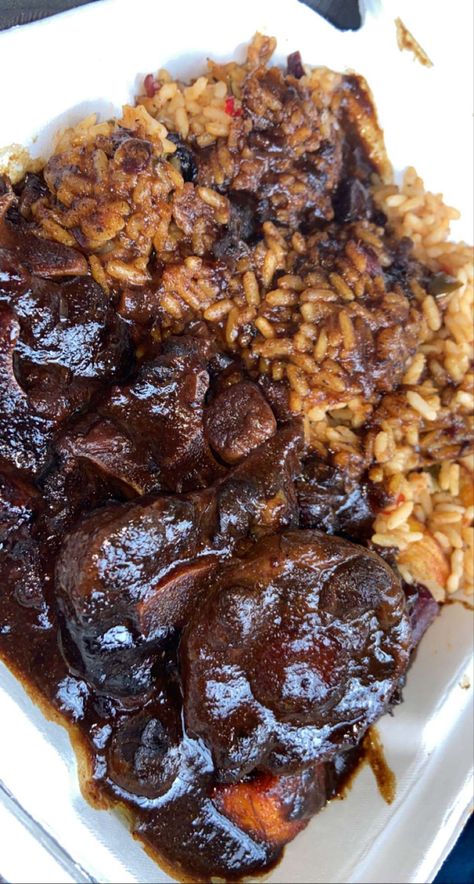 Oxtail Oxtail And Rice, Food Jamaican, Jamaican Food, Choppy Bangs, Jamaican Recipes, Foodie Food, Aesthetic Food, Cooking Tips, Montreal