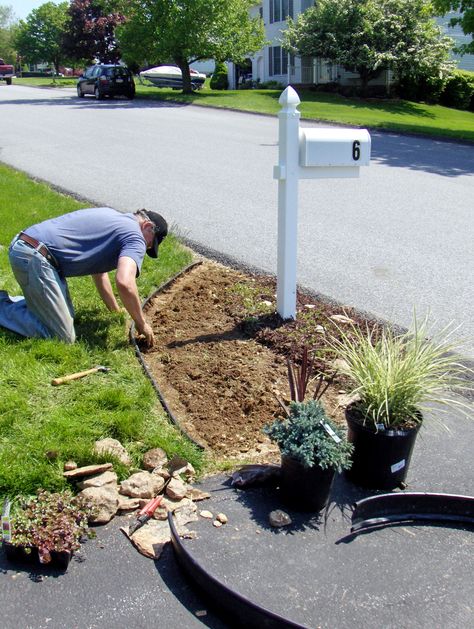 ?something around mail box? Mailbox Garden, Mailbox Makeover, Mailbox Landscaping, Diy Mailbox, Plans Architecture, Areas Verdes, Landscaping Supplies, Landscape Designs, Landscape Plans