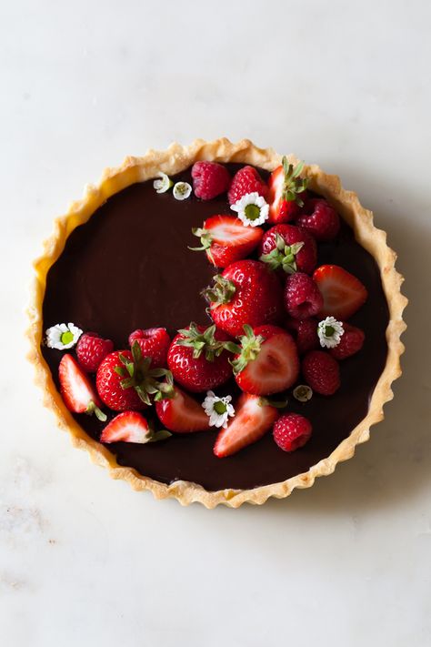 Classic Chocolate Tart — Style Sweet Chocolate Ganache Tart, Chocolate Ganache Filling, Butter Crust, Sweet Pie, Chocolate Filling, Chocolate Tart, Decadent Chocolate, Sweet Tarts, Tart Recipes