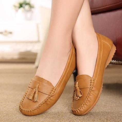 Flat Work Shoes, Work Flats Shoes, Comfortable Work Shoes, Comfort Shoes Women, Tassels Fashion, Women Flats, Latest Shoe Trends, Woman Shoes, Balenciaga Shoes