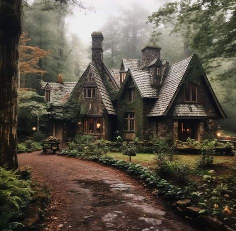 Cottage Ore House, Magical Forest Cottage, Woodland House Aesthetic, Witch’s Cottage, Fairytale Cottage Exterior, Cottages Aesthetic, Cottage Aesthetic House, Cottage In The Woods Aesthetic, Fairytale Cottage Aesthetic