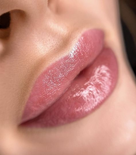 Lip Beauty Mark, Pmu Lips, Lip Permanent Makeup, Esthetician Marketing, Lip Blush, Lip Beauty, Lip Tattoos, Beauty Mark, Lips Makeup