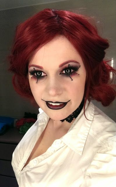 Harley Quinn/ Ringmaster style makeup. Original idea from Julia Graf. Here shown by Chrix Design Ring Master Makeup, Ringmaster Makeup, Work Costumes, Chucky Bride, Bride Of Chucky Costume, Circus Makeup, Ringmaster Costume, 60s Makeup, Ring Master