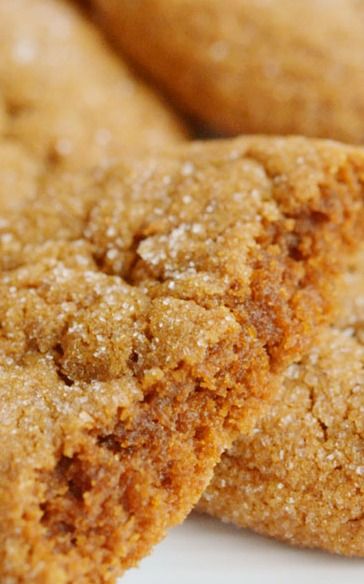 BEST Soft Gingerbread Cookies   ***Will have to try these -- I'm on a quest for the best in the world of soft ginger cookies Soft Ginger Cookies, Soft Gingerbread, Soft Gingerbread Cookies, Crinkle Cookies, Ginger Cookies, Yummy Sweets, Tea Cakes, Cookie Desserts, Yummy Cookies