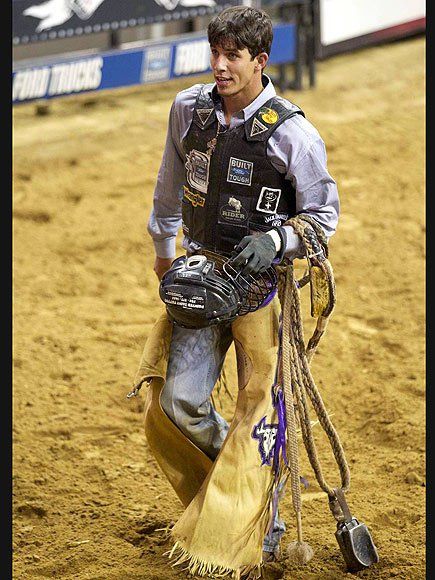 Professional Bull Riders: Guilherme Marchi, Shane Proctor, Douglas Duncan Jb Mauney, Pbr Bull Riders, Pbr Bull Riding, Professional Bull Riders, Bull Rider, Rodeo Cowboys, Cowboy Aesthetic, Cowboy Gear