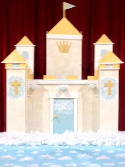 Heaven Castle, Medieval Decor, Castle Decor, Diy Birthday Decorations, On Clouds, Kingdom Of Heaven, School Decorations, Diy Birthday, The Stage