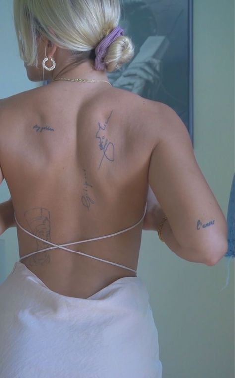 Back Tattoo Women Scattered, Asymmetrical Back Tattoo Women, Tiny Tattoos Arm Women, Back Tattoo Women Side, Mini Back Tattoo Women, Scattered Back Tattoos Women, Minimalistic Back Tattoo Women, Back Composition Tattoo, She Is Art Back Tattoo