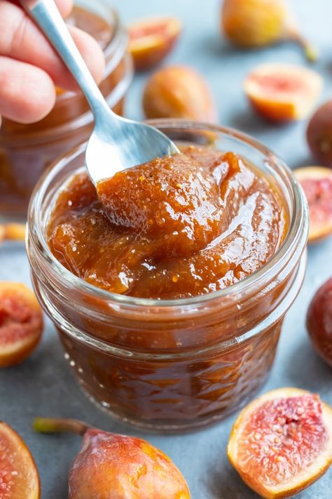 This Homemade Fig Jam recipe is made with fresh figs, a touch of honey, a bit of lemon juice, and does not require additional pectin or gelatin.  This easy, healthy, gluten-free and vegan fig jam recipe is great for breakfast on toast and biscuits, or served up on a cracker with goat cheese as a dinner party appetizer! #fig #jam #recipe #jelly #glutenfree #vegan Fig Jelly, Homemade Fig Newtons, Homemade Fig Jam, Fig Jam Recipe, Jam Recipes Homemade, Sweet Breakfast Treats, Christmas Recipes Appetizers, Spiced Pecans, Fig Recipes