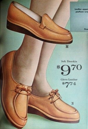 1960s comfort shoes or orthopedic style shoes. This style has never gone away. Nurse shoes? yup. 1960's Shoes, Old Lady Shoes, 60s Shoes, 1960s Shoes, Best Golf Shoes, Popular Shoe, Historical Shoes, Nurse Shoes, Barbara Ann