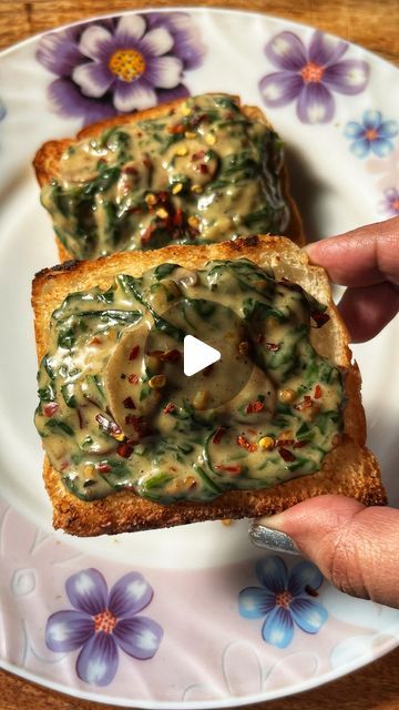 Mushroom Spinach Sandwich, Mushroom Recipes Sandwich, Veg Mushroom Recipes, Mushroom Cheese Sandwich, Mushroom Starter Recipes, Mushroom Toast Recipe, Veg Starters For Dinner Party, Spinach Mushroom Recipes, Mushroom Breakfast Recipes