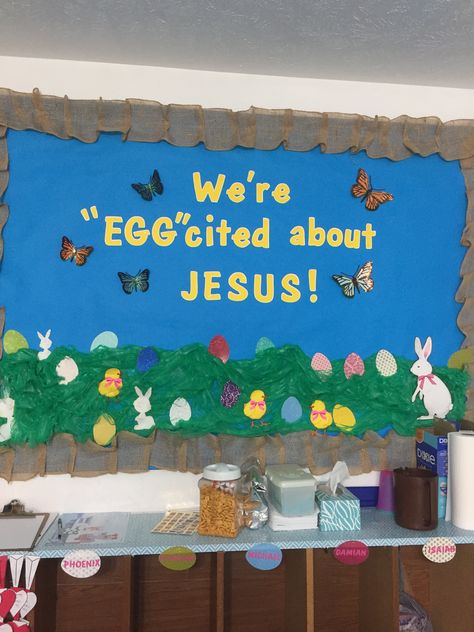 Easter Bulletin Boards For Church Kids, Christian Spring Bulletin Boards, Cross Bulletin Board Ideas, Easter Door Decorations Classroom Jesus, Christian Easter Bulletin Board Ideas, Easter Library Bulletin Boards, Easter Church Bulletin Boards, Easter Classroom Door, Preschool Artwork