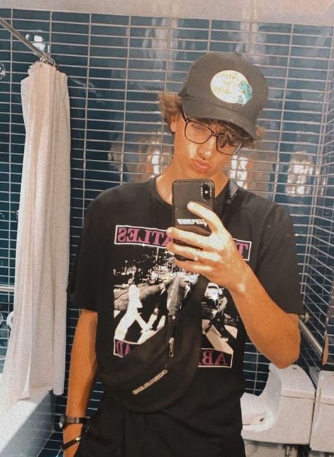 Gavin Casalegno With Glasses, Hat Backwards, Maddox Batson, Gavin Casalengo, Team Jeremiah, Gavin Casalegno, Jeremiah Fisher, Aesthetic Eyes, Hottest Guy Ever