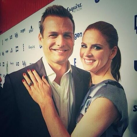 Harvey and Donna - Gabriel Macht and Sarah Rafferty Sarah Rafferty Gabriel Macht, Gabriel Macht And Sarah Rafferty, Sarah Rafferty And Gabriel Macht, Donna And Harvey, Suits Cast, Suits Serie, Donna Harvey, Suits Tv Series, Harvey Specter Suits