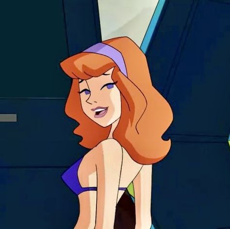 Red Head Cartoon, Daphne And Fred, Daphne From Scooby Doo, Scooby Doo Mystery Inc, Scooby Doo Images, Arte Pin Up, Scooby Doo Mystery Incorporated, Foto Cartoon, Daphne And Velma