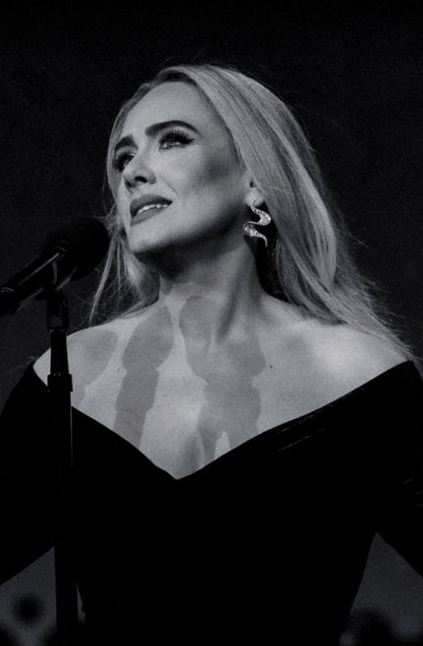 Adele Aesthetic, Adele Singer, Love In The Dark, Adele Wallpaper, Adele Pictures, Adele Music, Adele Style, Adele Photos, Adele Concert