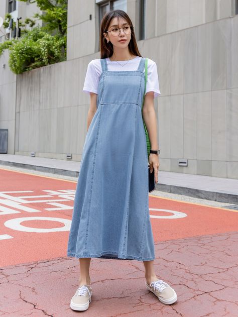 Denim Frock, Pinafore Dress Outfit, Sleeveless Dress Outfit, Denim Dress Outfit, Long Denim Dress, Simple Frock Design, Moda Denim, Frock For Women, Womens Denim Dress