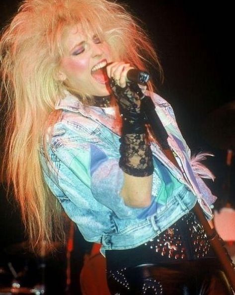 Janet Gardner, 80s Big Hair, 80s Hair Metal, Big Blonde Hair, Trashy Outfits, Lita Ford, Hair Metal, Christina Applegate, Marc Bolan