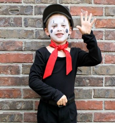 Easy DIY mime costume for kids - last minute Halloween costume // Egyszerű pantomim jelmez gyerekeknek - farsangi jelmez // Mindy - craft tutorial collection // #crafts #DIY #craftTutorial #tutorial Diy Mime Costume, Mime Costume, Last Minute Halloween Costume, Good Morning Today, Last Minute Halloween, Costume For Kids, Last Minute Halloween Costumes, Craft Tutorial, Purim