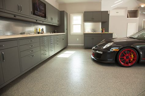 Rinnovo Garage, Rifacimento Garage, Garage Boden, Garage Floor Paint, Garage Tile, Garage Floor Coatings, Garage Flooring, Bar In Casa, Garage Remodel