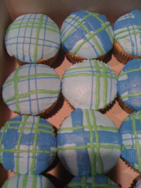 Plaid Cupcakes Plaid Cupcakes, Plaid Cake, Surprise 60th, Peter Pan Party, Cookie Cake, 60th Birthday, Peter Pan, Cupcake Cakes, Decorating Ideas