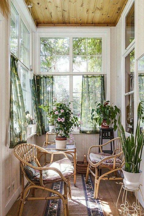 Chances are only what we make them Sunroom Decor, Small Sunroom, Siding Ideas, Sunroom Decorating, Sunroom Designs, Casa Country, Garden Spaces, House Inspo, Garden Room